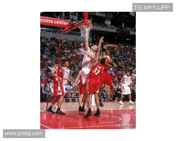 姚明在比赛中坚持要求冰水以保持最佳状态引发热议