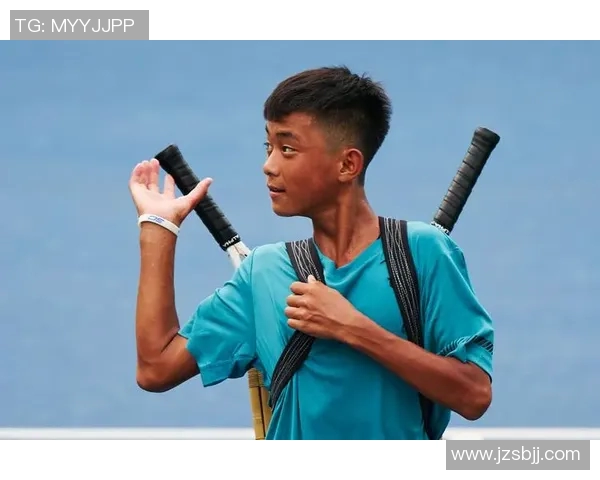 深度对话：探索杨强的网球人生与成长之路